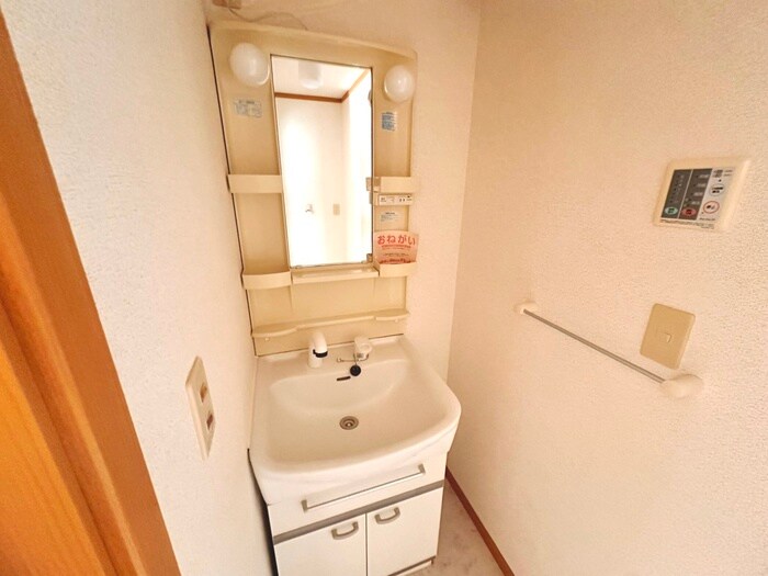 物件内観写真15　(洗面)