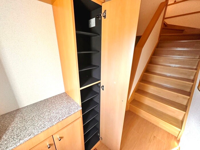 物件内観写真18　(靴箱)