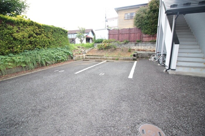 物件外観写真4　(駐車場)