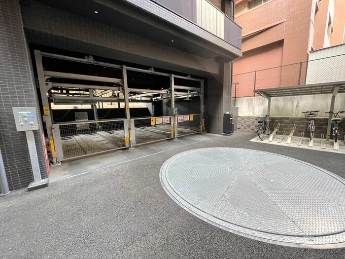 物件外観写真4　(駐車場)