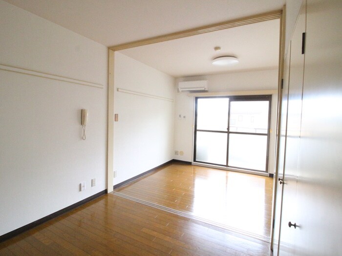 物件内観写真9　(居室)