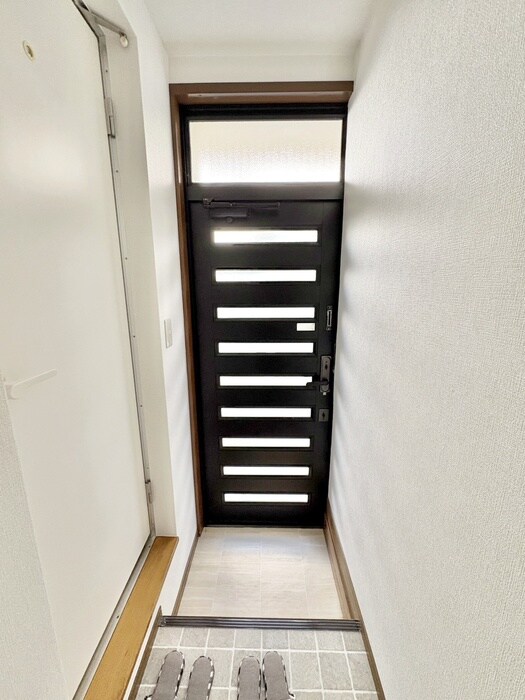 物件内観写真15　(玄関)