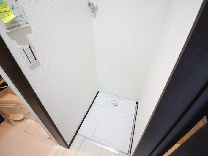 物件内観写真9　(洗濯機置場)