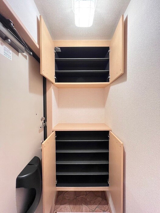 物件内観写真11　(靴箱)