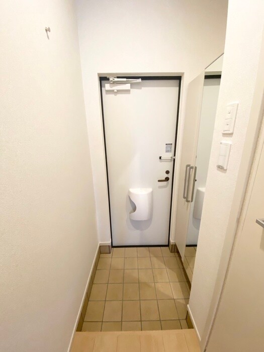 物件内観写真9　(玄関)