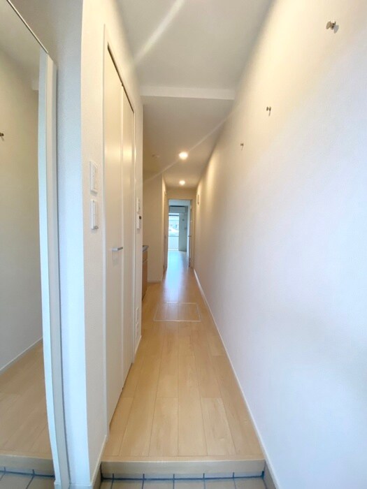 物件内観写真11　(廊下)