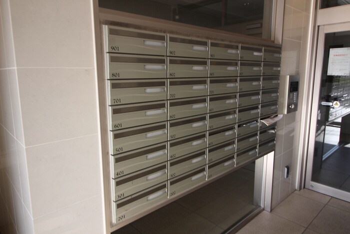 物件外観写真4　(エントランス部分)