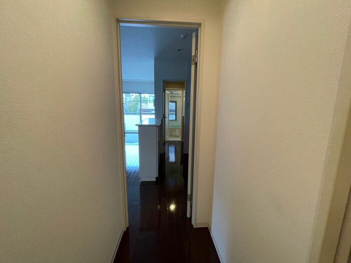 物件内観写真17　(廊下)