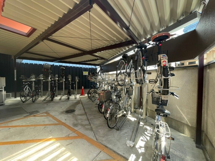 物件外観写真6　(駐輪場)