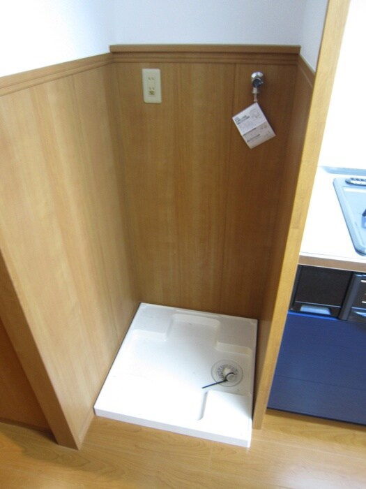 物件内観写真13　(洗濯機置場)