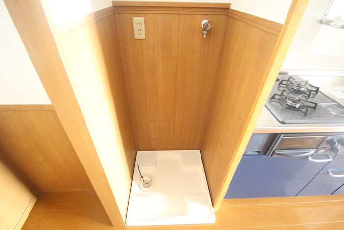 物件内観写真15　(洗濯機置場)