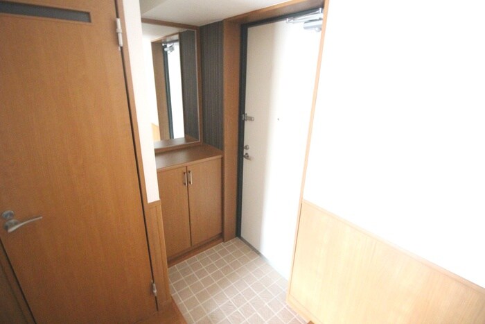 物件内観写真18　(玄関)
