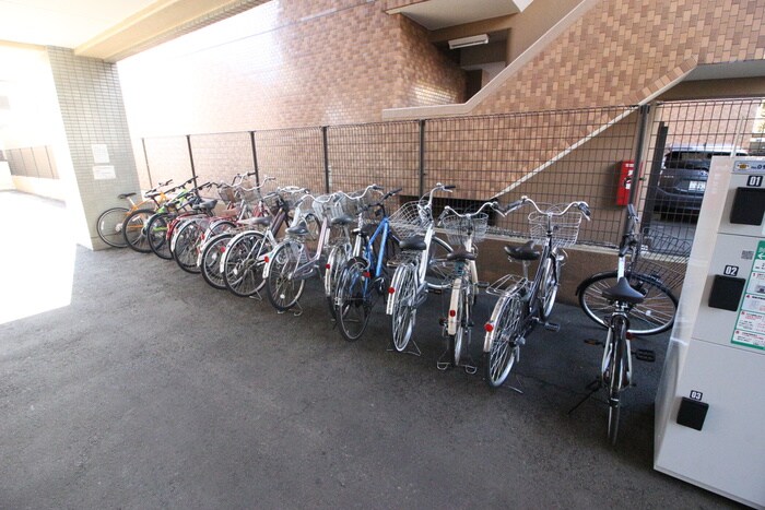 物件外観写真6　(駐輪場)