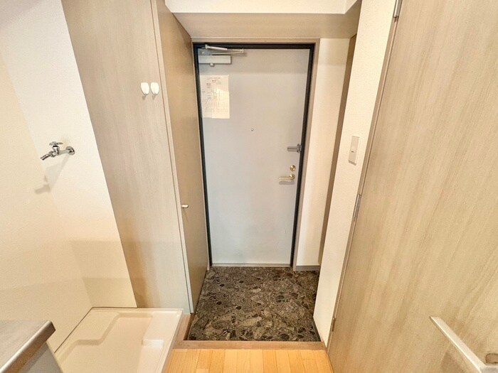 物件内観写真13　(玄関)