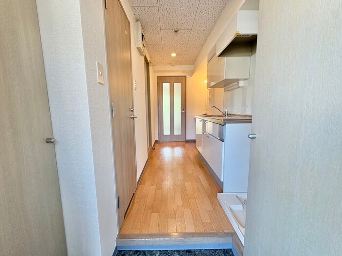 物件内観写真14　(廊下)