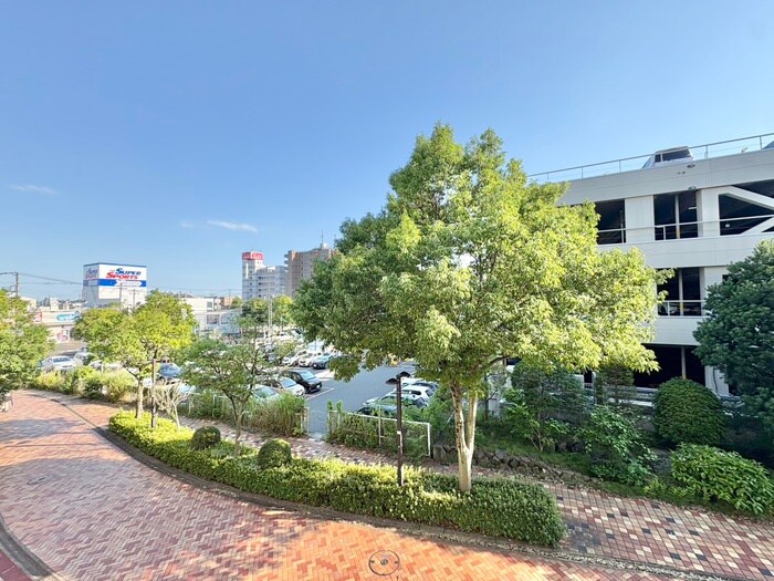 物件内観写真16　(室内からの展望)