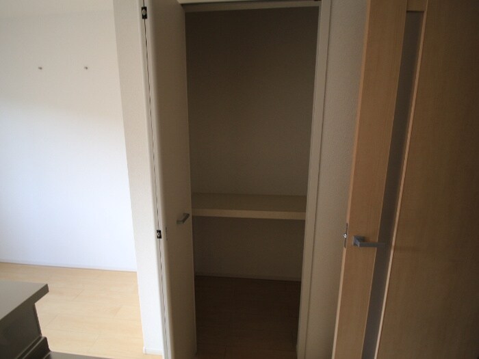 物件内観写真11　(収納)