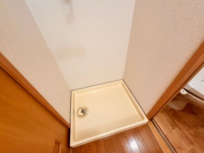 物件内観写真14　(洗濯機置場)