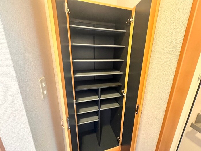 物件内観写真16　(靴箱)