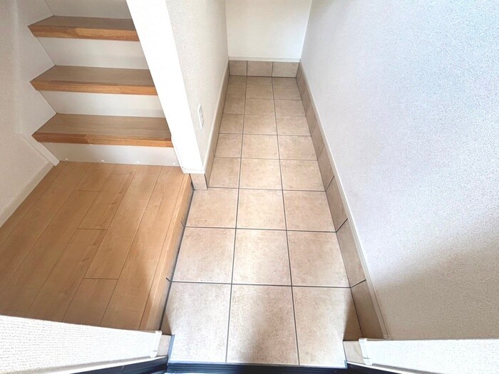 物件内観写真19　(玄関)