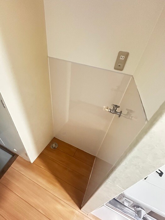 物件内観写真14　(洗濯機置場)