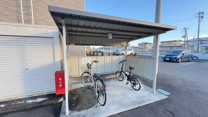 物件外観写真5　(駐輪場)