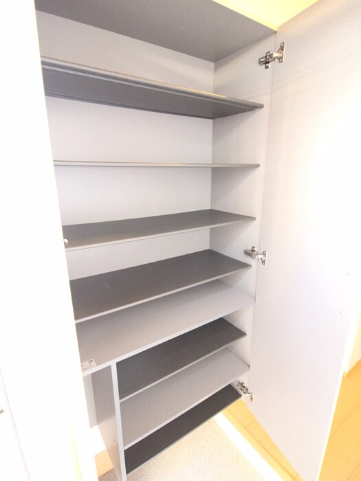 物件内観写真16　(靴箱)