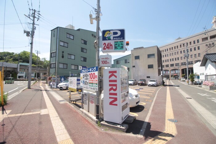 物件外観写真5　(駐車場)