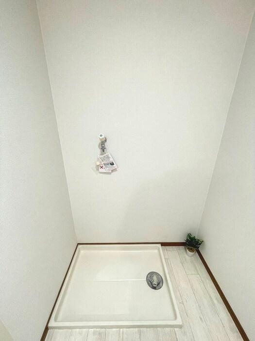 物件内観写真14　(洗濯機置場)