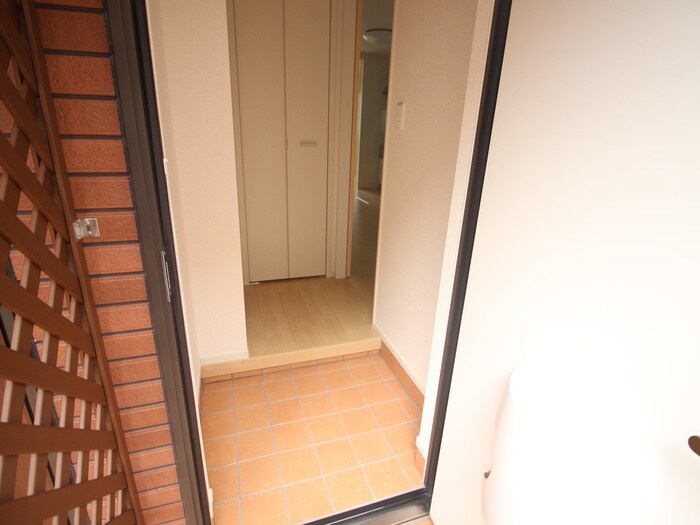 物件内観写真11　(玄関)