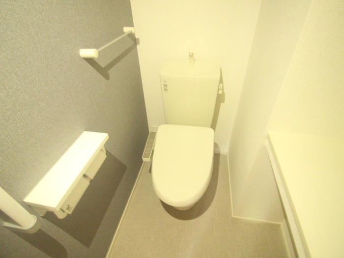 物件内観写真14　(トイレ)