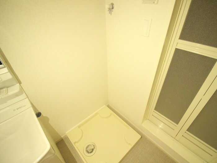 物件内観写真15　(洗濯機置場)