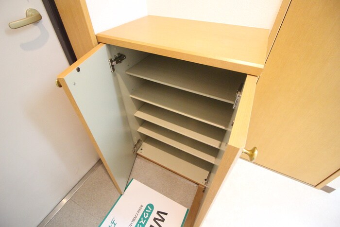 物件内観写真8　(靴箱)