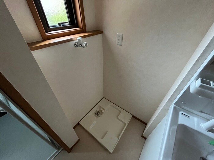 物件内観写真13　(洗濯機置場)