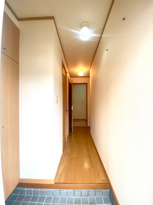 物件内観写真14　(廊下)