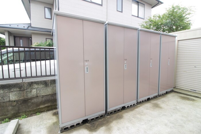 物件外観写真4　(駐輪場)