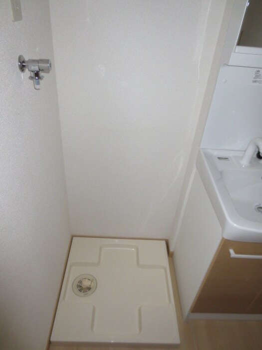 物件内観写真12　(洗濯機置場)