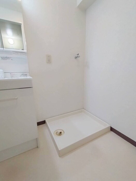 物件内観写真12　(洗濯機置場)