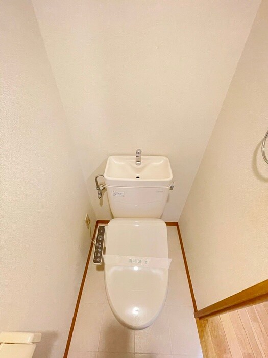 物件内観写真13　(トイレ)