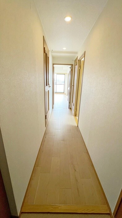 物件内観写真16　(玄関)