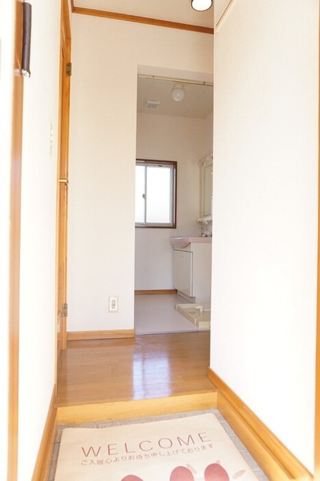 物件内観写真15　(玄関)