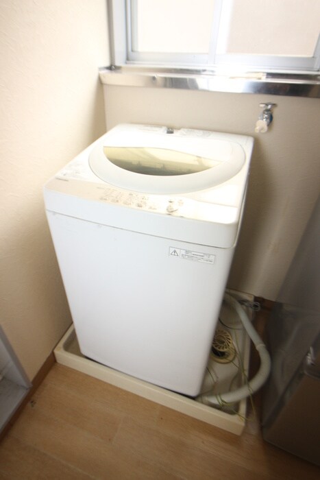 物件内観写真10　(洗濯機置場)