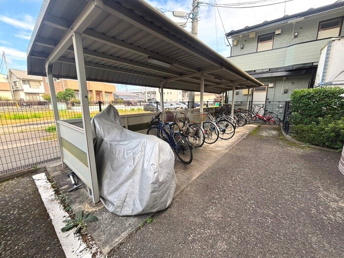 物件外観写真3　(駐輪場)