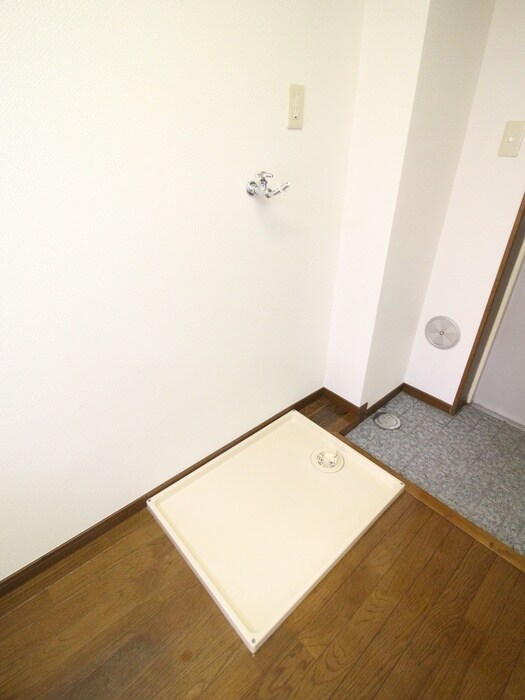 物件内観写真13　(洗濯機置場)