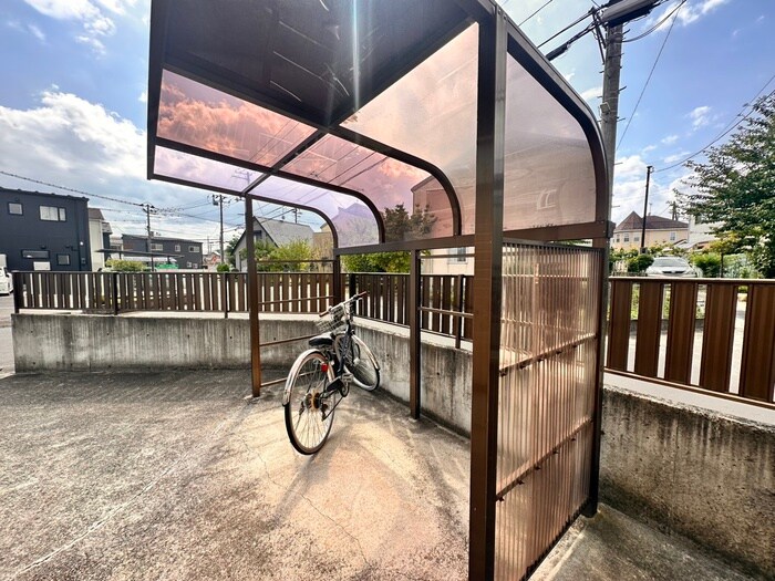物件外観写真5　(駐輪場)