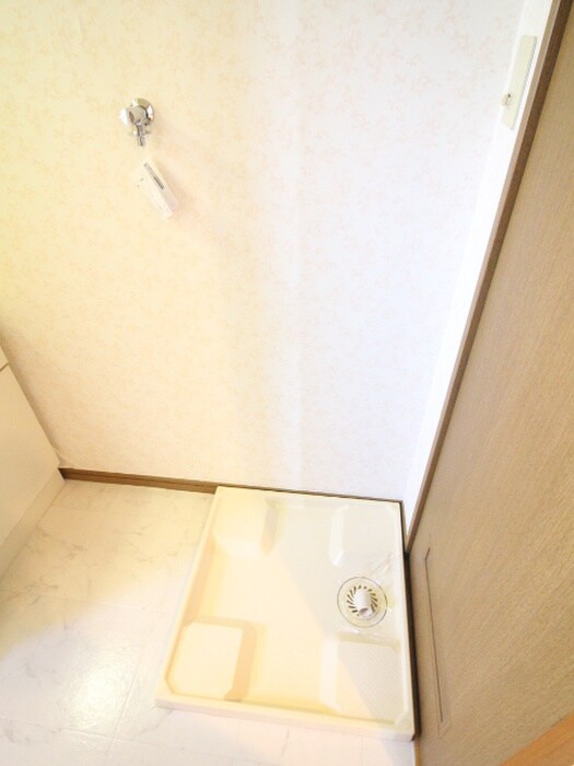 物件内観写真14　(洗濯機置場)