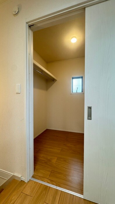 物件内観写真10　(収納)