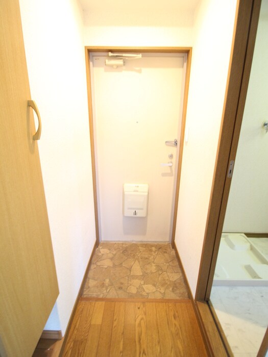 物件内観写真14　(玄関)