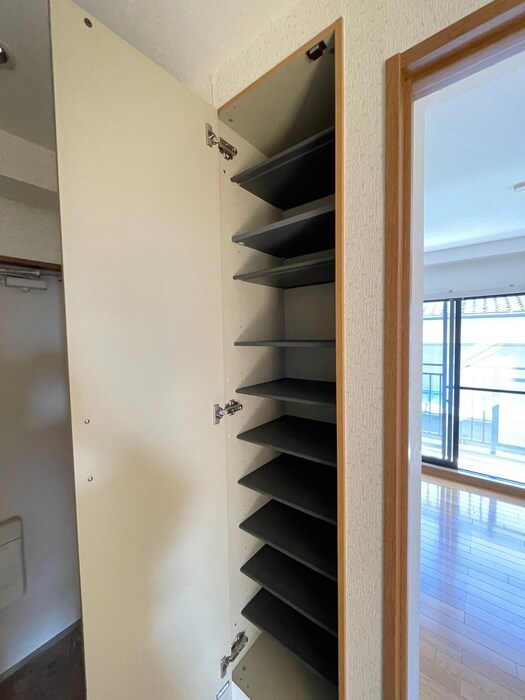 物件内観写真15　(靴箱)