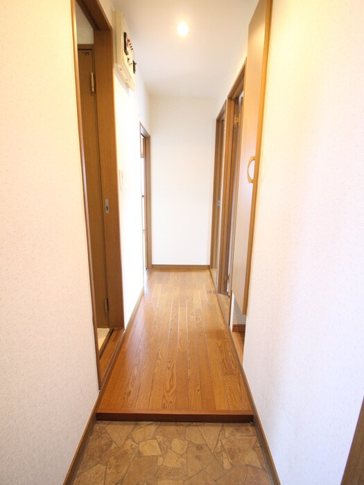 物件内観写真15　(廊下)